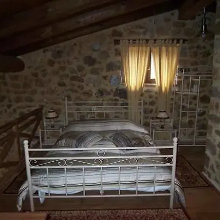 To Agnanti Tou Helmou Guest house